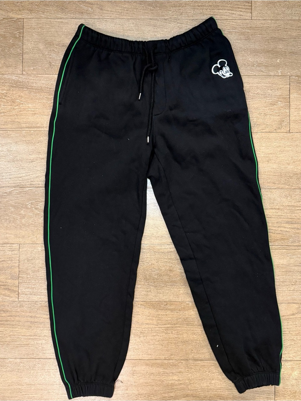Disney Black Sweatpants with Green size large